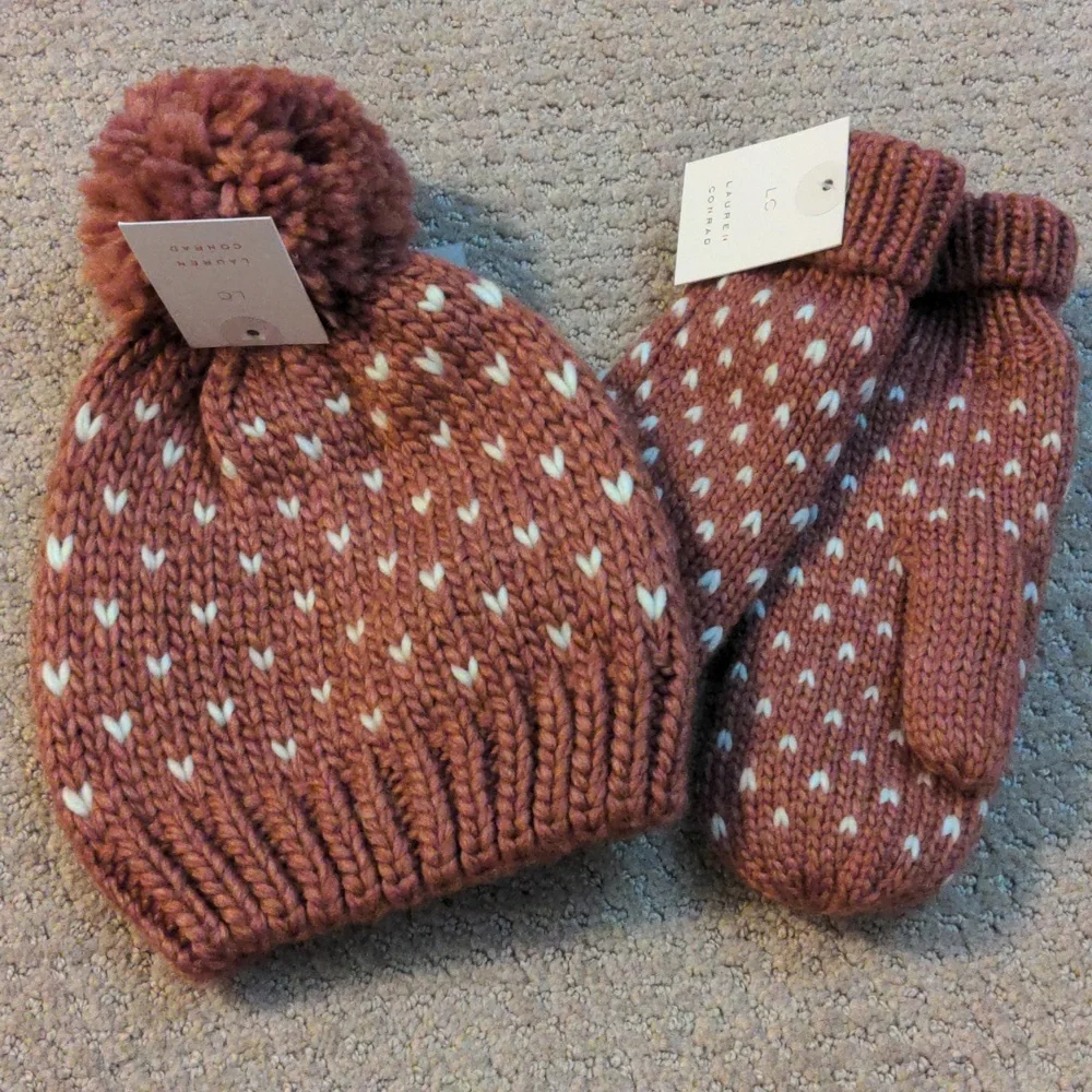 Lauren Conrad Pink Hat and Mittens Set NWT
